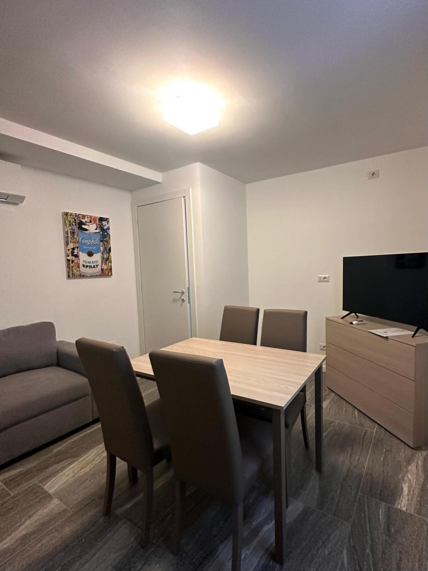 Essential Apartment Сесто-Сан-Джованні Екстер'єр фото